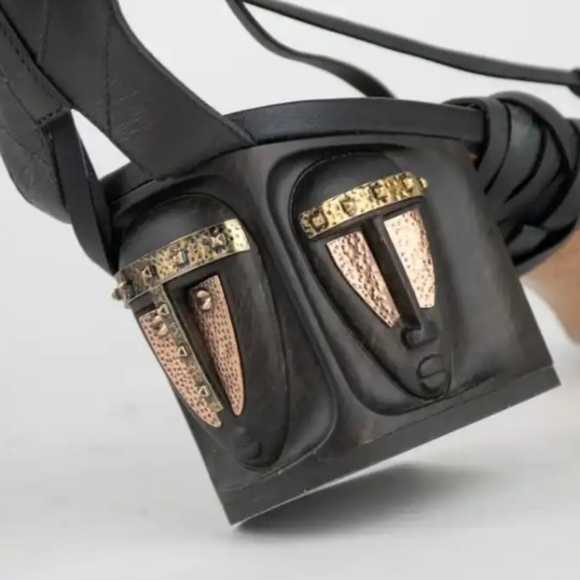 VALENTINO Black Leather Tribal Lace Up Sandals sz 37 / 7 - Picture 6 of 12